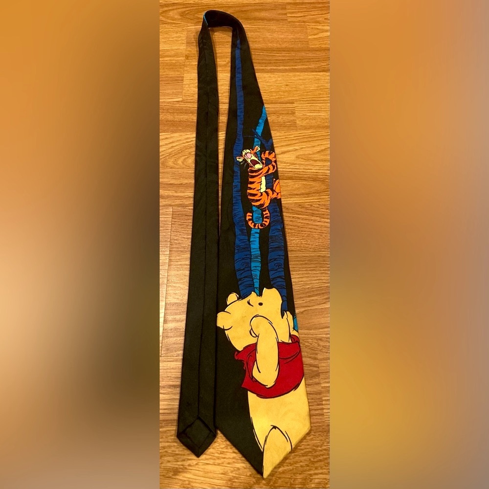 Vintage Winnie the Pooh Tigger Men’s Tie